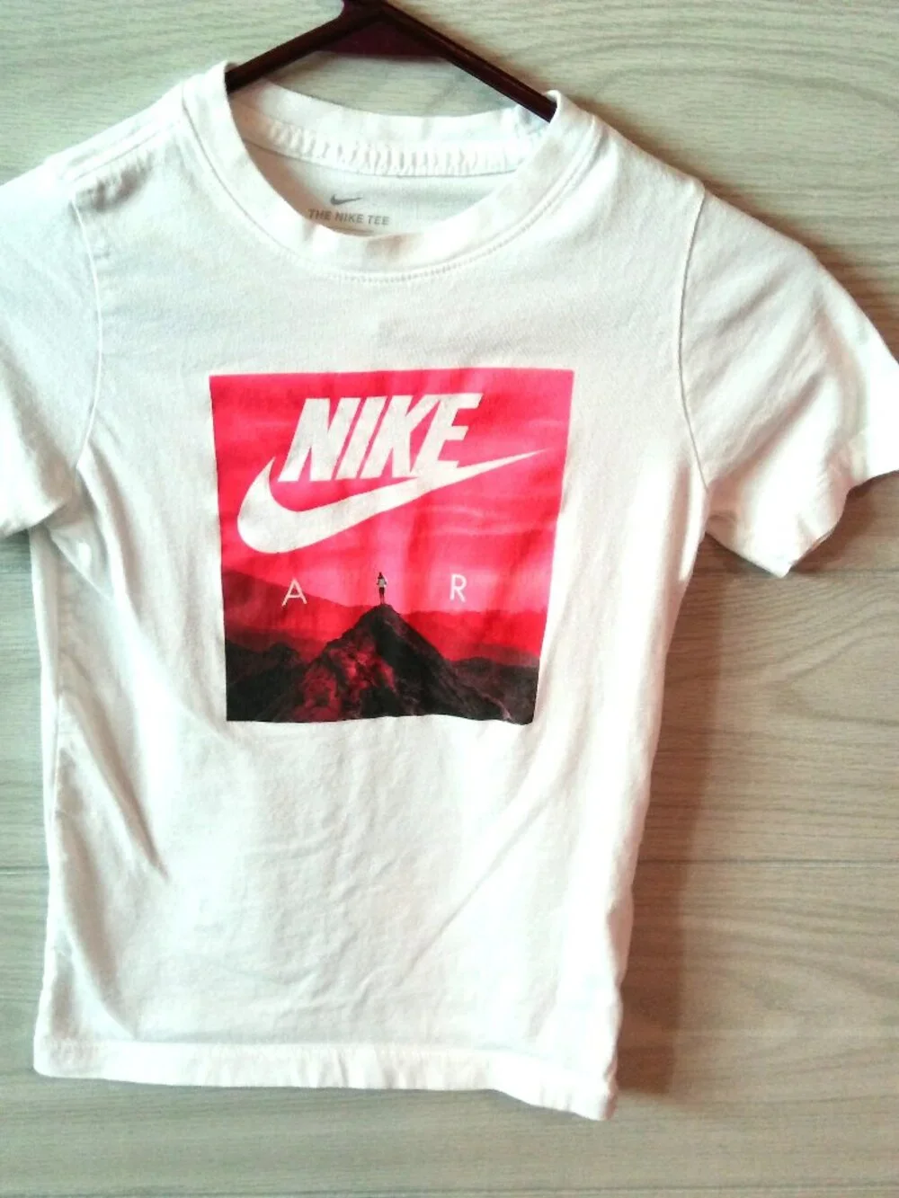 Nike Air Basketball Boy's Size Small T-Shirt White, Short Sleeves Pink Graphic